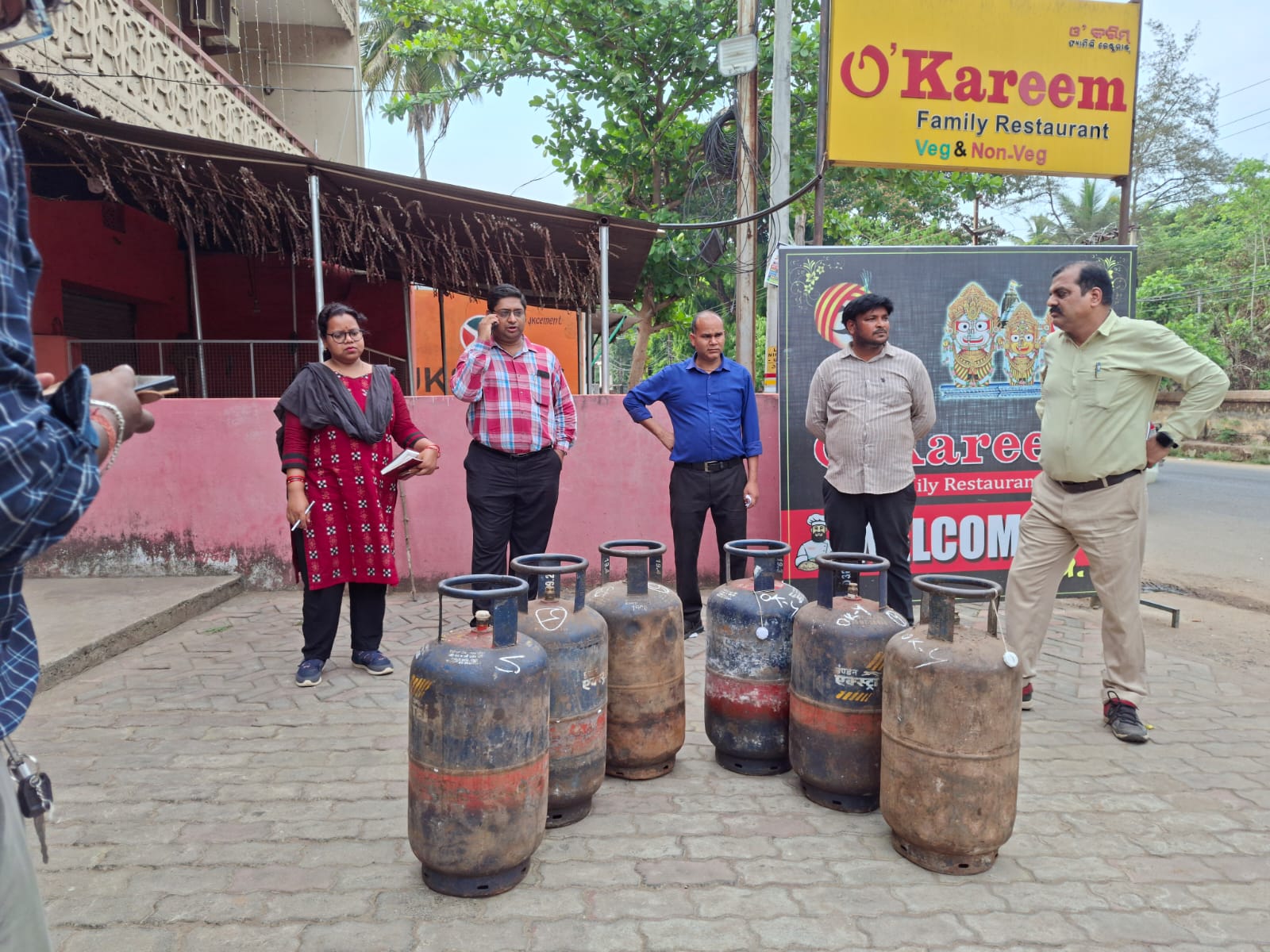 ଗ୍ୟାସସିଲିଣ୍ଡର ଚୋରା ସପ୍ଲାୟ ଉପରେ ପ୍ରଶାସନ ର ଚଢ଼ାଉ 