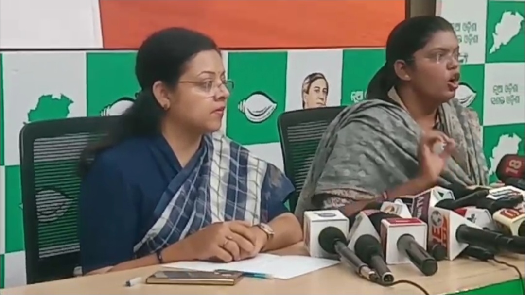 ଘୁଙ୍ଗୁରୁ ମିଶ୍ର ଙ୍କ ମାମଲା ରେ ବର୍ଷିଲେ ବିଜେଡି ଦଳ ମହା ସଚିବ ସୋଫିଆ ଆଲମ୍