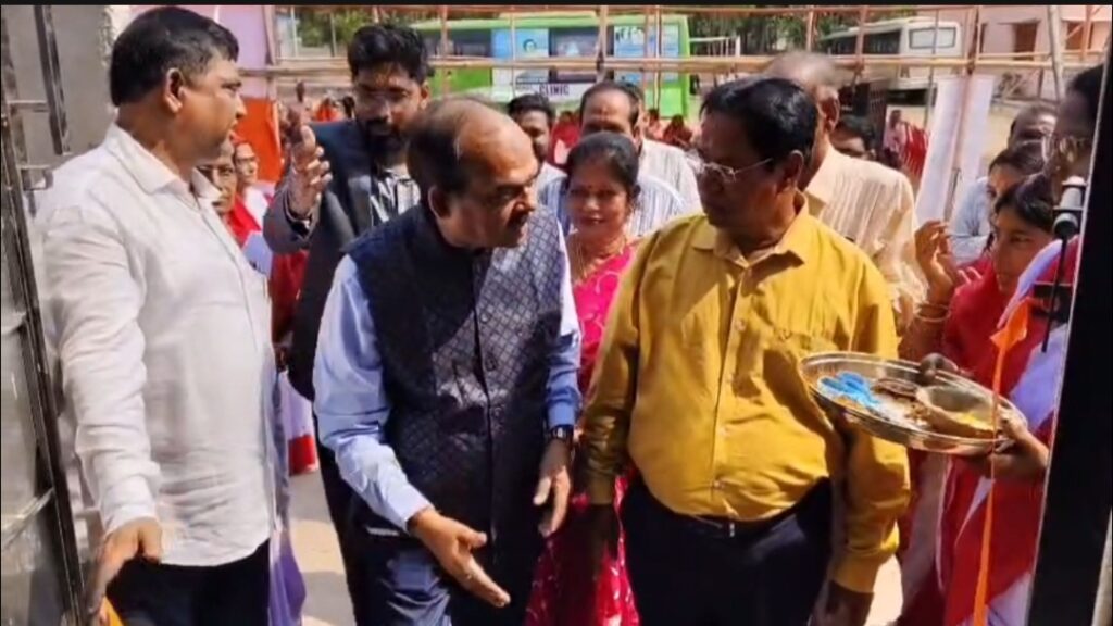 ବିଶାଳ ସ୍ୱାସ୍ଥ୍ୟ ଶିବିର ଉଦଘାଟନ ଅବସରରେ