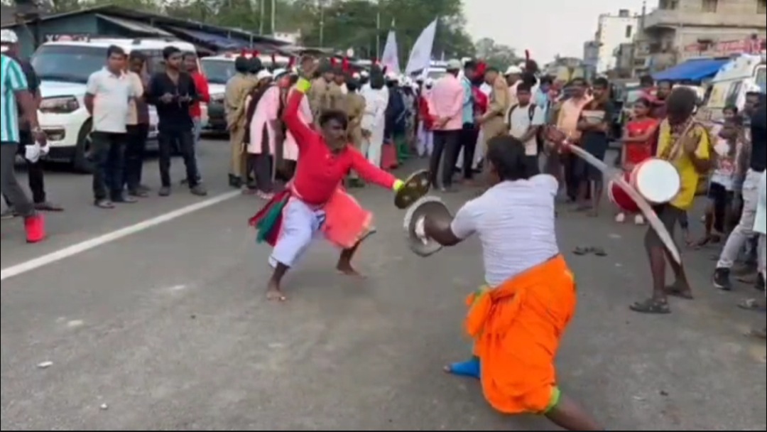 ଆନନ୍ଦପୁରମହୋତ୍ସବ ଶୋଭାଯାତ୍ରା ଅବସରରେ 