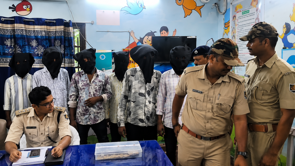 Danagadi Haat Loot Case : ଦାନଗଦି ହାଟ ଲୁଟ୍ ଘଟଣା ୬ ଦୁର୍ଦାନ୍ତ ଅପରାଧୀ ଗିରଫ 3 Danagadi Haat Loot Case : ଦାନଗଦି ଡକାୟତି ମାମଲା ରେ ୬ ଅଭିଯୁକ୍ତ ଙ୍କୁ କାବୁ କଲା ଯାଜପୁର ରୋଡ଼ ପୋଲିସ
